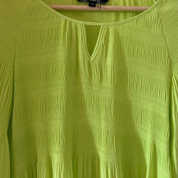 Smocked Lime Green Boho Blouse NWOT - Picture 7 of 14